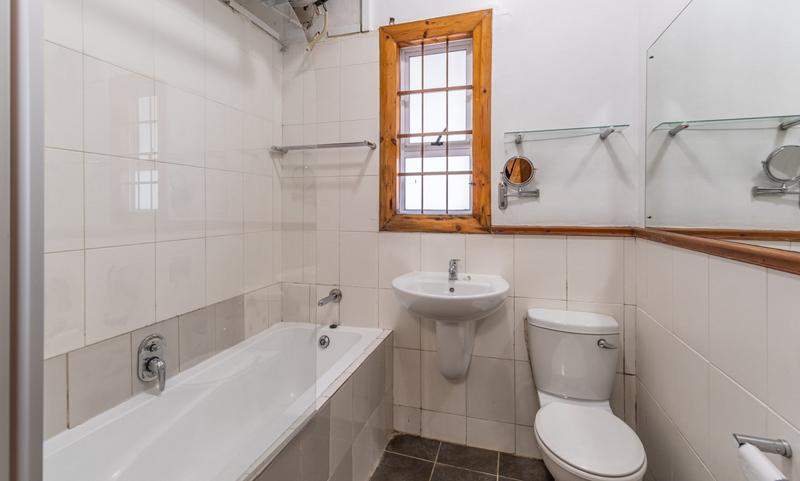 2 Bedroom Property for Sale in Vredehoek Western Cape